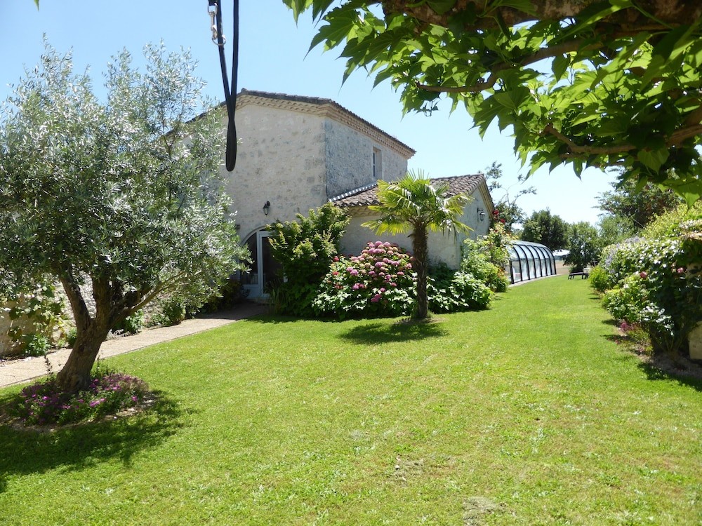 Gîte Et Chambres D'hôtes Saint Roch, Chambre d'Hôtes à Tournecoupe