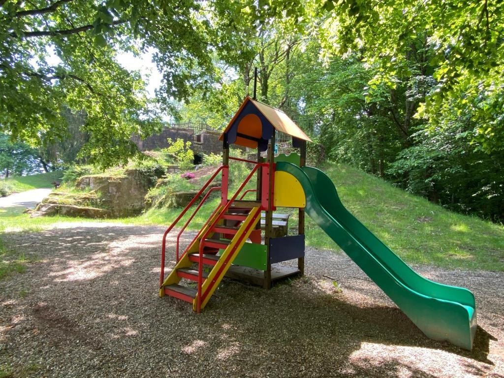 La Villa des Oiseaux - La Petite Pierre, Chambre d'Hôtes à La Petite-Pierre
