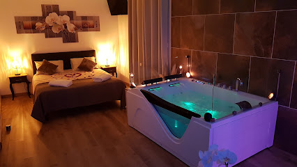 Chambre D'hôtes Love Room Jacuzzi L'attrape Rêves, Chambre D'hôtes à Puisserguier