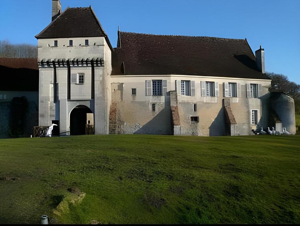 Château-monastère de la Corroirie, Chambre d'Hôtes à Montrésor