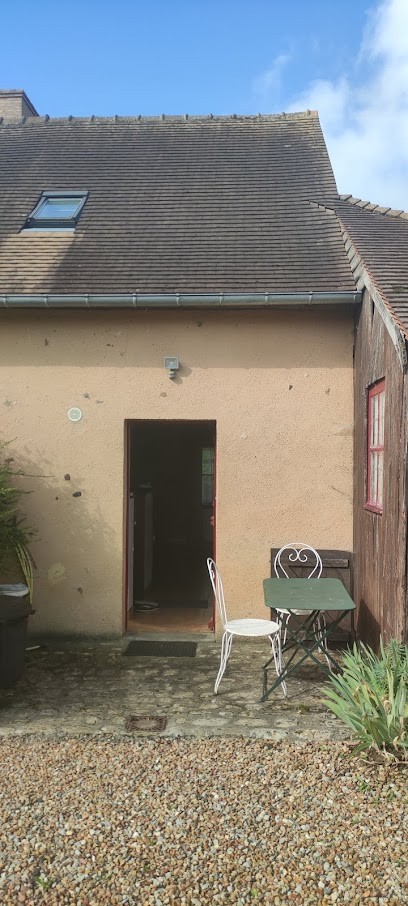 Le Manoir des Claies, Chambre d'Hôtes à Asnières-sur-Vègre