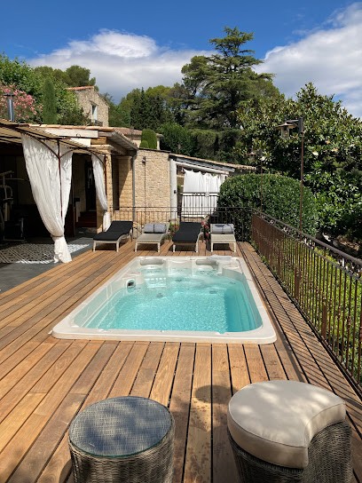 Terres De Jade - Mas Du Grand Cèdre, Location de Vacances à Saint-Paul-et-Valmalle