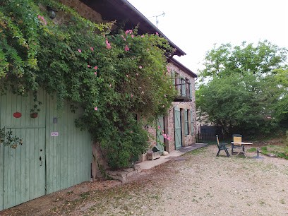 Les Champs Cordois - Chambres d'Hôtes, Chambre d'Hôtes à Bussières