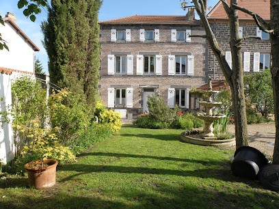 Guest House The Clovers: Bed And Breakfast Puy De Dome, Chambre d'Hôtes à Saint-Ignat