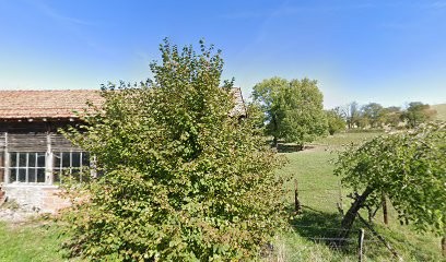 Studio Indépendant Dans Maison à La Campagne, Chambre d'Hôtes à Égliseneuve-près-Billom