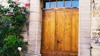 FACE AU LAVOIR Maison D'hôtes Entre Nesque Et Ventoux En Provence., Maison d'Hôtes à Méthamis