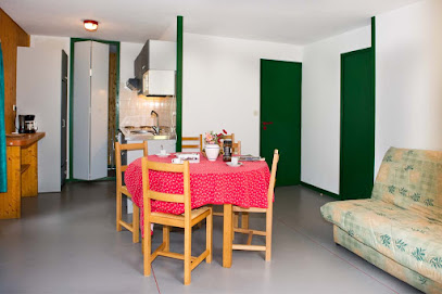 Chalets Du Golf, Location De Vacances à la Canourgue