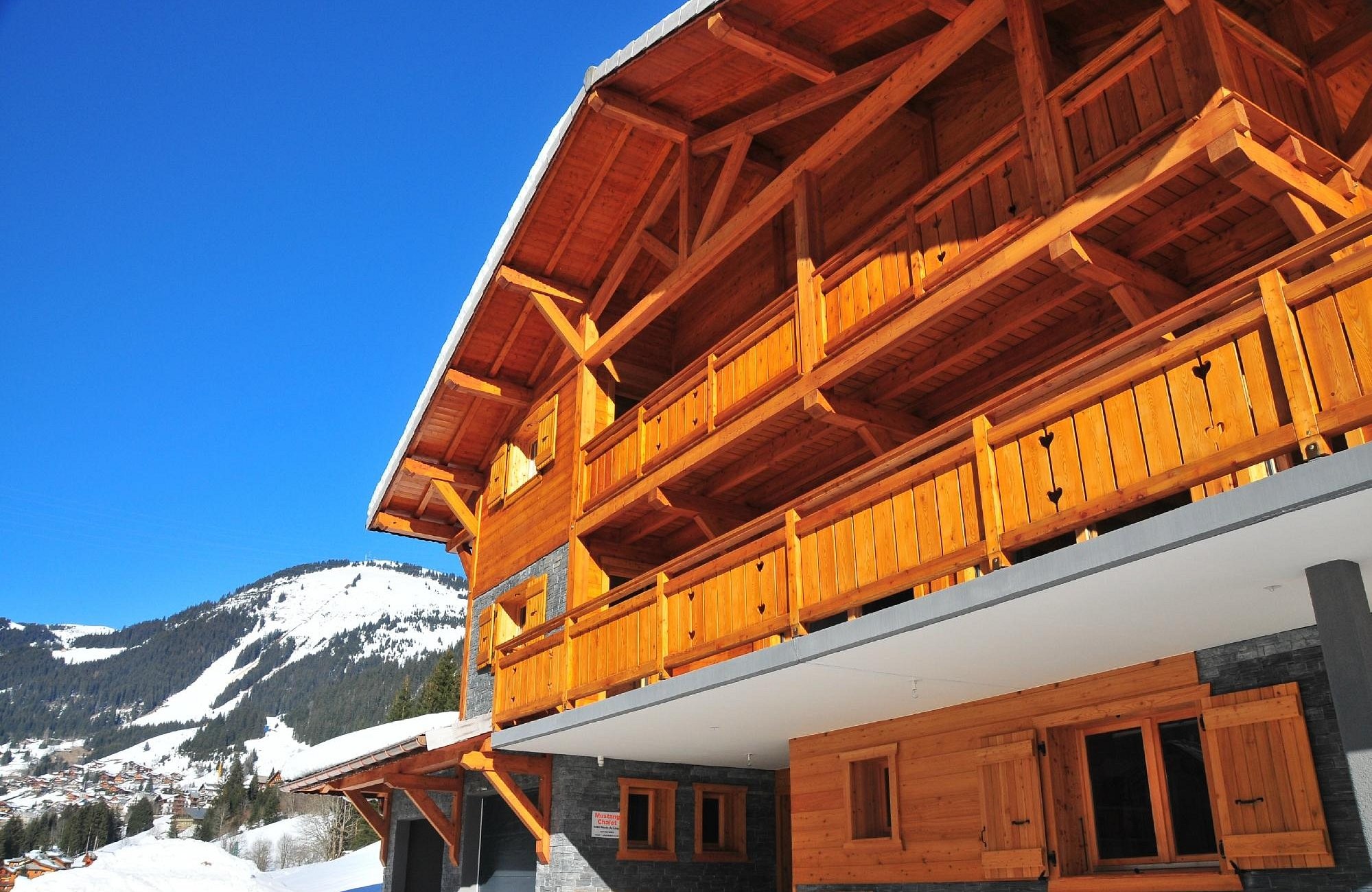 Mustang Chalet Châtel, Chambre d'Hôtes à Châtel