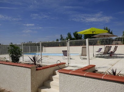 Gîte Les Grandes Plantes, Location de Vacances à Pardaillan