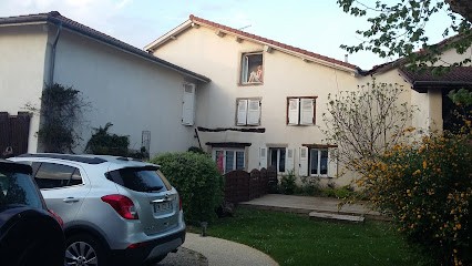 Chambres et Roulotte de La Gentilhommière, Chambre d'Hôtes à Chazey-sur-Ain