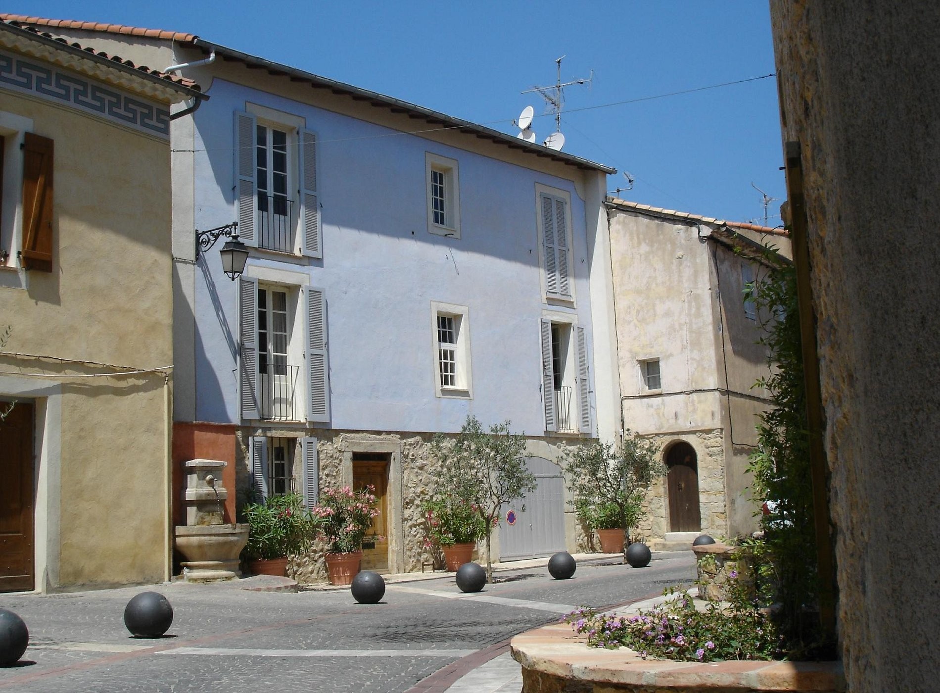 B&B Number 10, Chambre d'Hôtes à Montauroux
