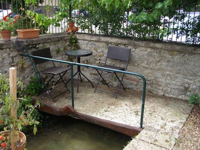 Maison de Robinson, Chambre d'Hôtes à Nanteuil-en-Vallée