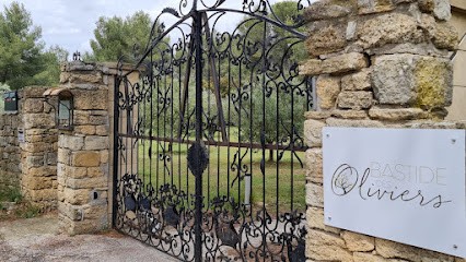 Maisons D'hôtes La Bastide Des Oliviers, Maison d'Hôtes à Grans