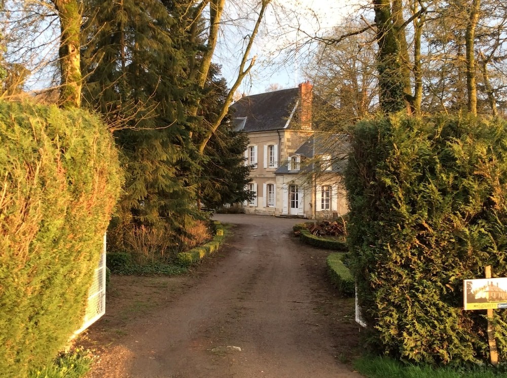 Manoir De Curty, Chambre d'Hôtes à Imphy