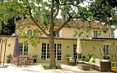 Logis de Tirac, Chambre d'Hôtes à Lorignac