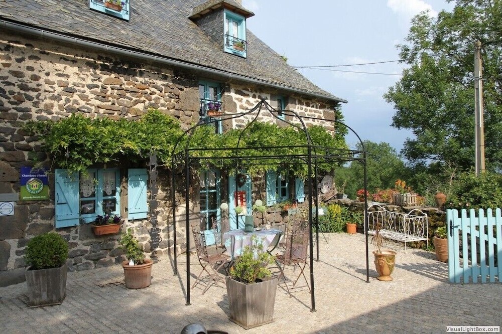 Sandine, Chambre d'Hôtes à Neuvéglise-sur-Truyère