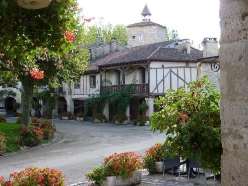 Le Hirondelles, Location de Vacances à Fourcès