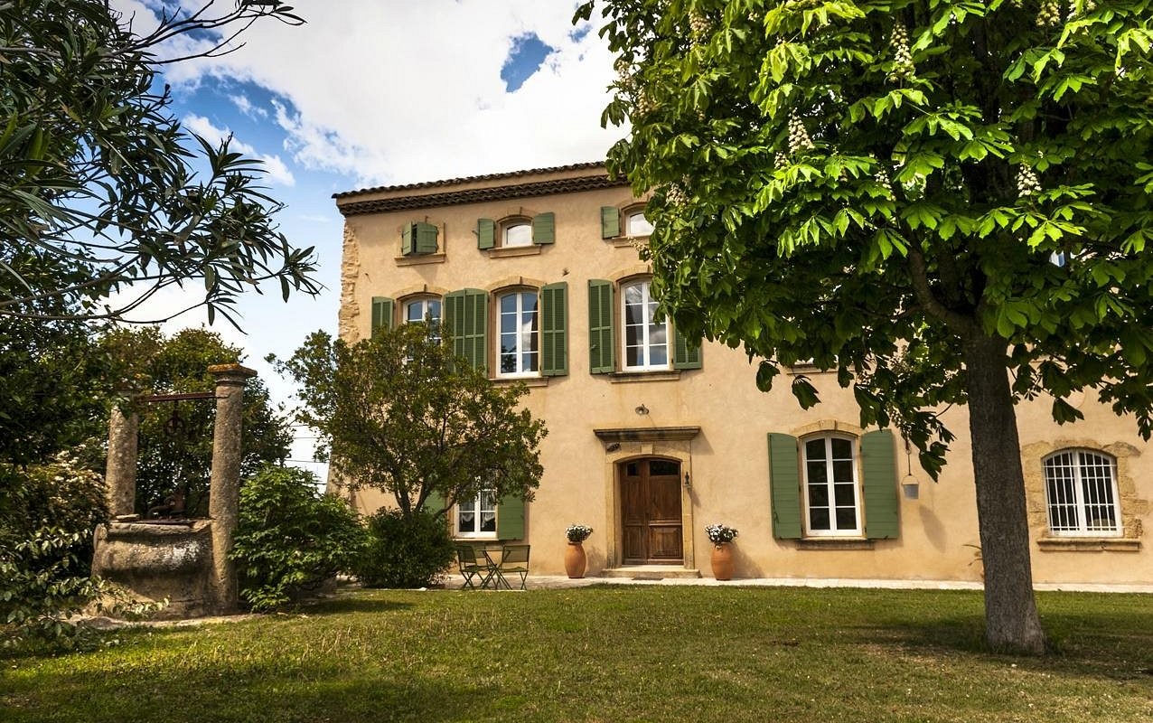 LE MAZET - Bed and Breakfasts, Chambre d'Hôtes à Lançon-Provence
