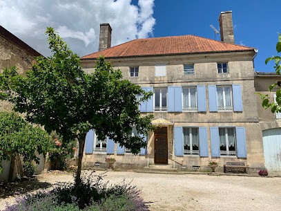 Les-Hirondelles, Chambre d'Hôtes à Dommartin-le-Saint-Père