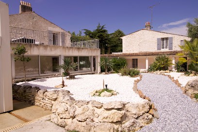 Villa Domaine Des Marais - Maison Piscine Près De Royan, Location de Vacances à Saint-Sornin