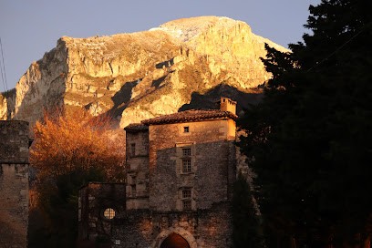 Gîte Donjon de Lastic, Location de Vacances à Saou