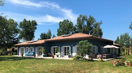 Alpelat - La Maison Bleue, Chambre d'Hôtes à Mazerolles-du-Razès