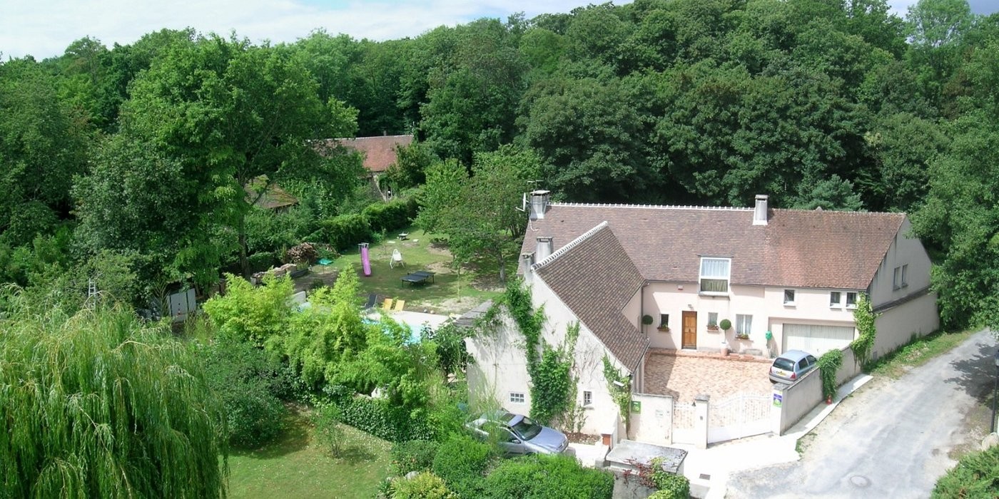 Le Jardin Des Roches, Chambre d'Hôtes à Moigny-sur-École