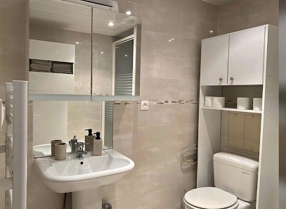 Location Uriage Thermotel, Chambre d'Hôtes à Saint-Martin-d'Uriage