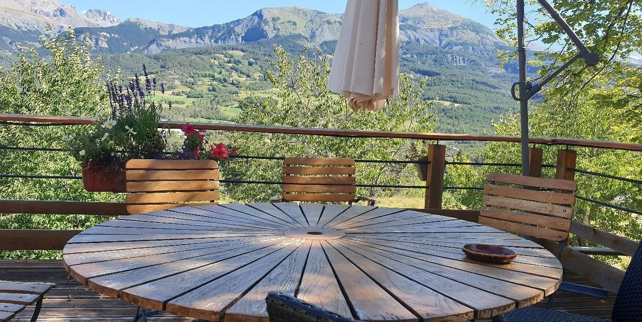 House Sparrows, Chambre d'Hôtes à Jausiers