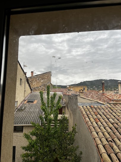 Golden Suites & Spa, Chambre d'Hôtes à Manosque