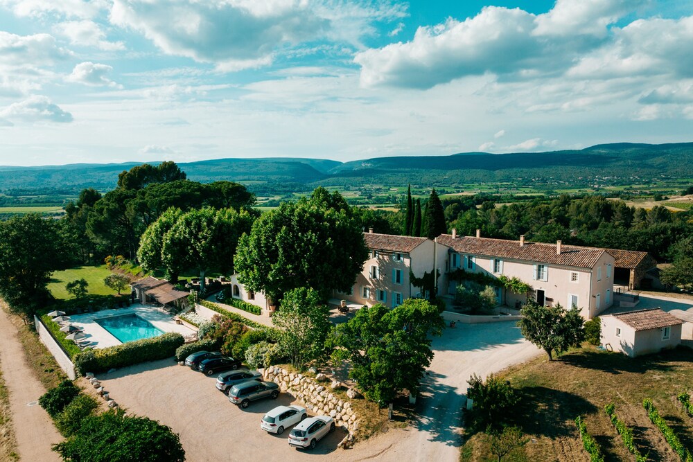 Domaine Perréal, Chambres, Gîtes, Caveau Dégustation, Restaurant Chambre D'hôtes à Gargas
