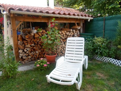 Chambres d'hôtes La Salamandre 45/1 couple, Chambre d'Hôtes à Fumel