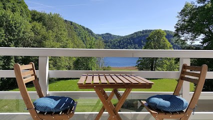 Le Repaire Des Hérissons : Locations De Vacances, Location de Vacances à Pont-de-Poitte