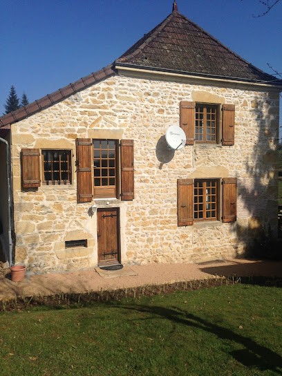 Maison Les Carrieres, Location de Vacances à Amanzé