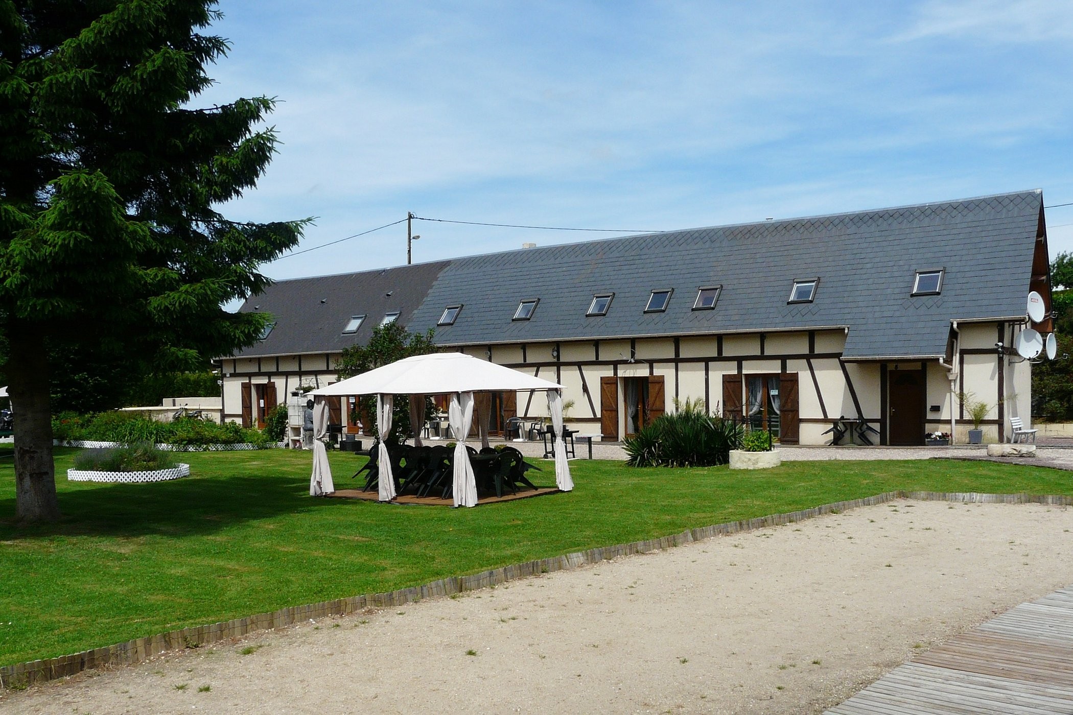 Domaine de la Reine Blanche, Chambre d'Hôtes à Anneville-sur-Scie