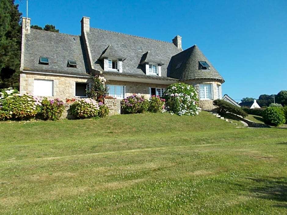 Les Ajoncs, Chambre d'Hôtes à Plougrescant