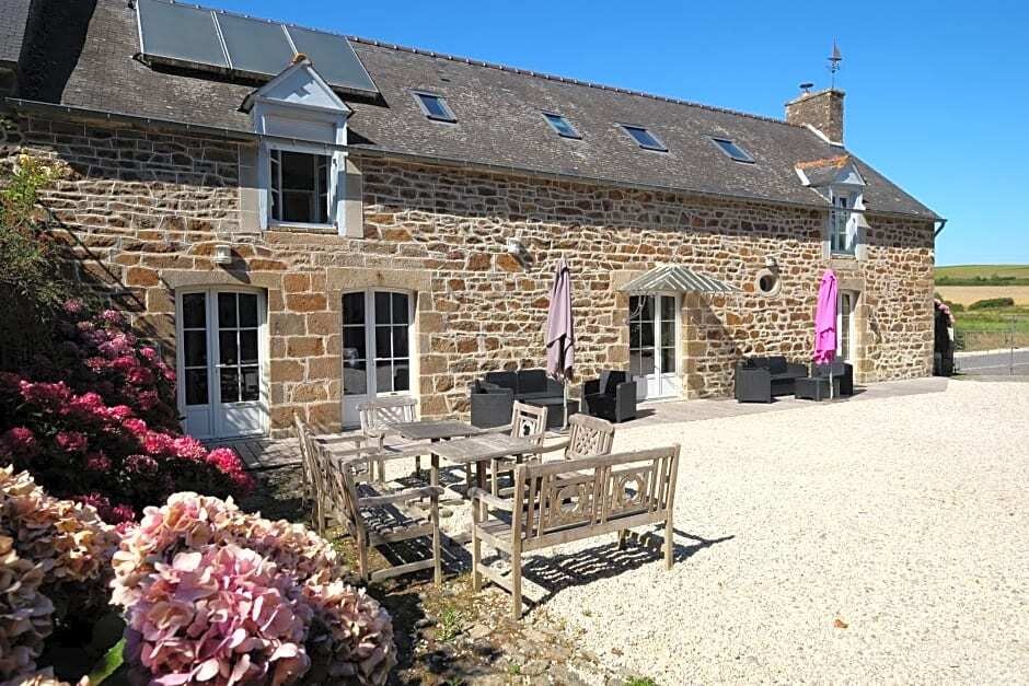 Le Jardin à Mordreuc chambres d'hôtes / studio meublé, Chambre d'Hôtes à Pleudihen-sur-Rance