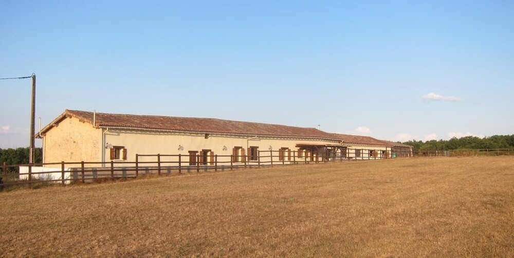 Les Roffies, Chambres d'Hotes, Chambre d'Hôtes à Souffrignac