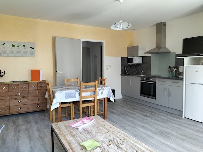 Gîte Lilas- Eugénie Les Bains, Location de Vacances à Eugénie-les-Bains