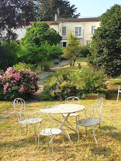 La Maison Des Thermes, Chambre D'hôte, Chambre d'Hôtes à Saintes