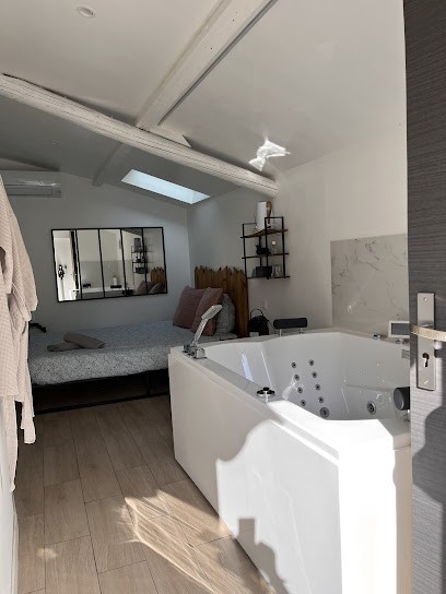 Sweet Room avec jaccuzi, Chambre d'Hôtes à La Farlède