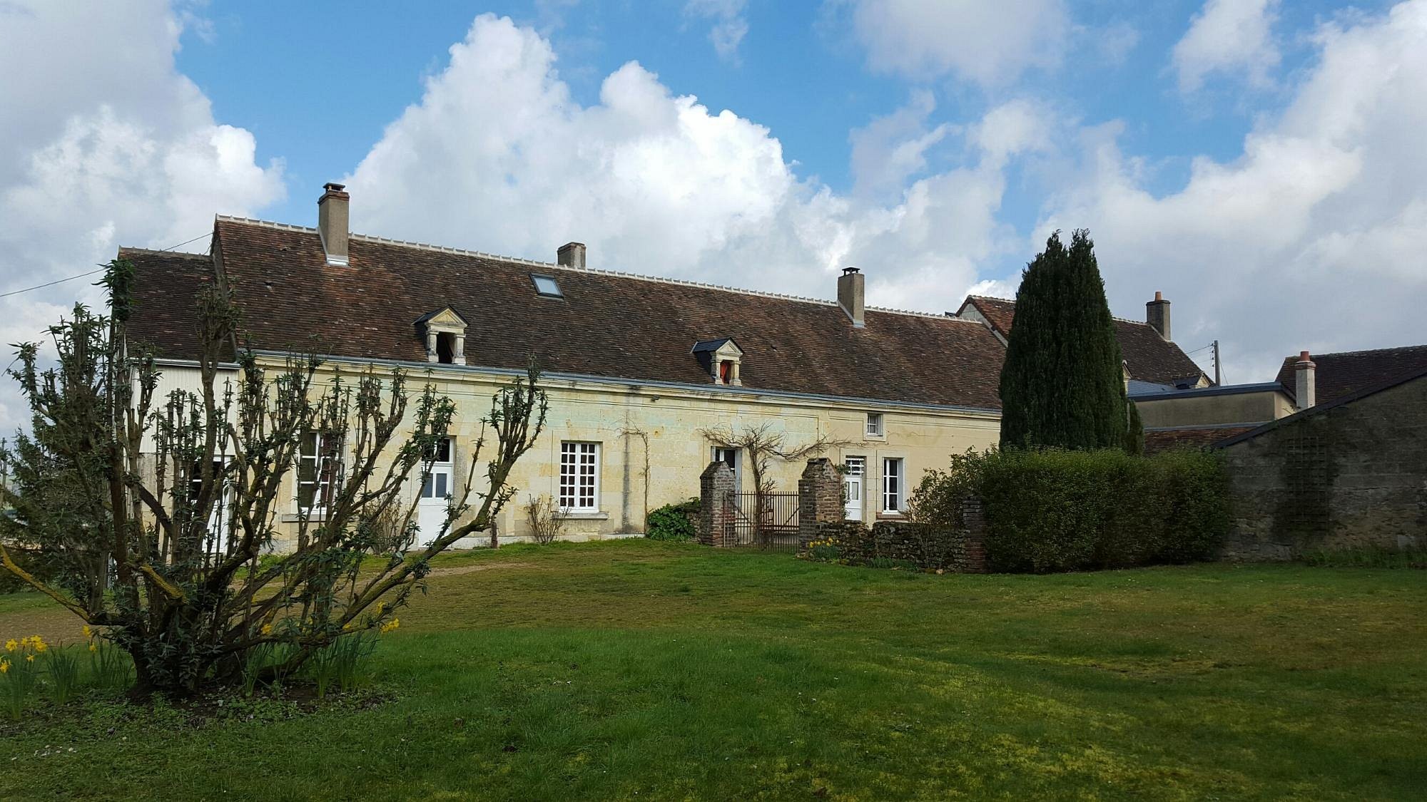 La Commanderie Saint-Jean D'artins, Chambre d'Hôtes à Artins