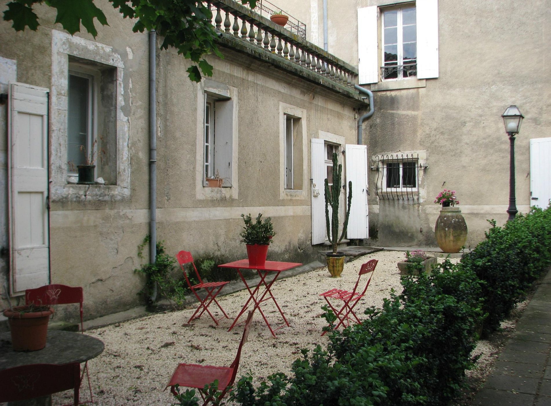 Auberge La Pousaranque, Chambre D'hôtes à Sauve
