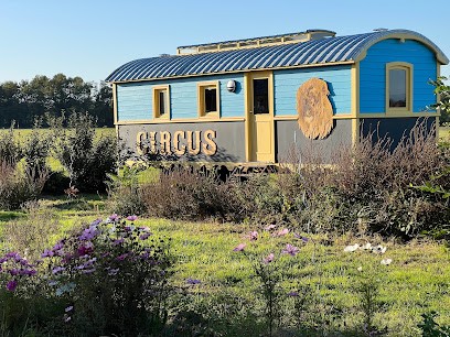 La Roulotte Des Grillots, Chambre d'Hôtes à Beaulon