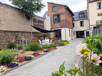 Maison d'hôtes CHARMES EN VILLE, Chambre d'Hôtes à Montluçon