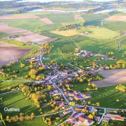 La Néottie Nid d'Oiseau, Chambre d'Hôtes à Outines