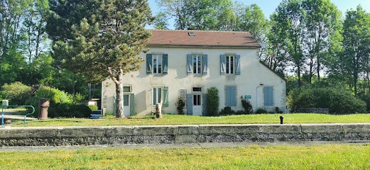 Maison d'hôtes - CHEZ D'EAU, Maison d'Hôtes à Marigny-le-Cahouët