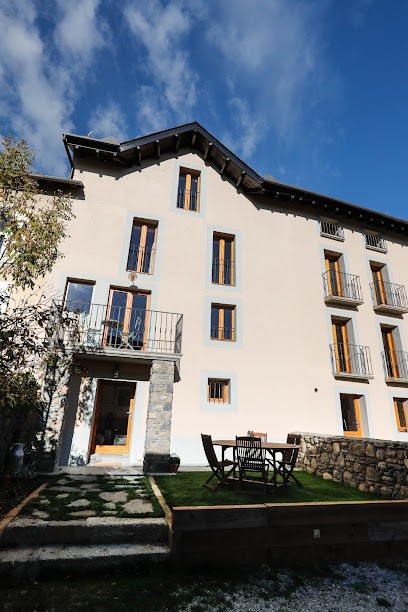 Casa Rural / Domaine Cotzé, Maison d'Hôtes à Enveitg