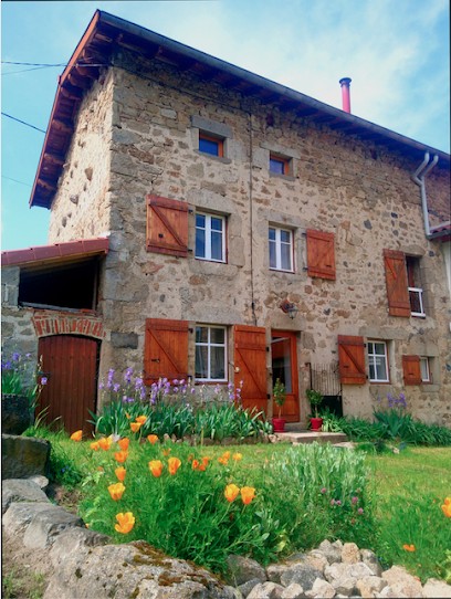 Ode Ô Forez: Maison d´hôtes, séjour d'amour pour la nature et la culture, Chambre d'Hôtes à Saillant