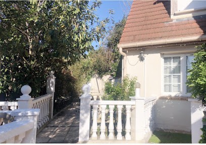 秋天的故事, Chambre d'Hôtes à Gagny